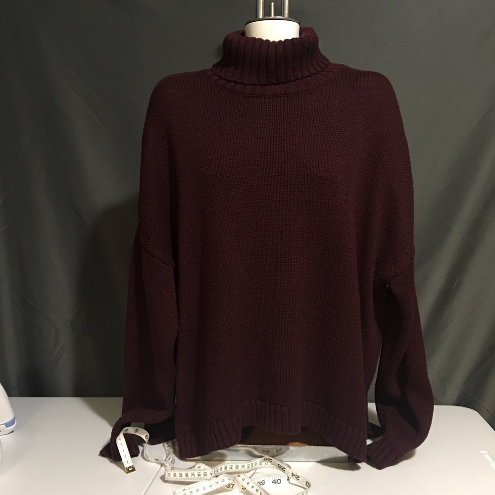 Old Navy long turtleneck. Size XXL